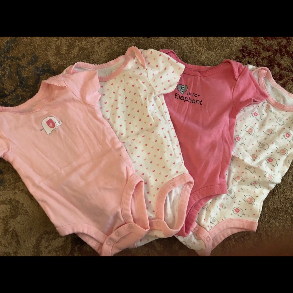 Set of 4 Onesies 🐘💖